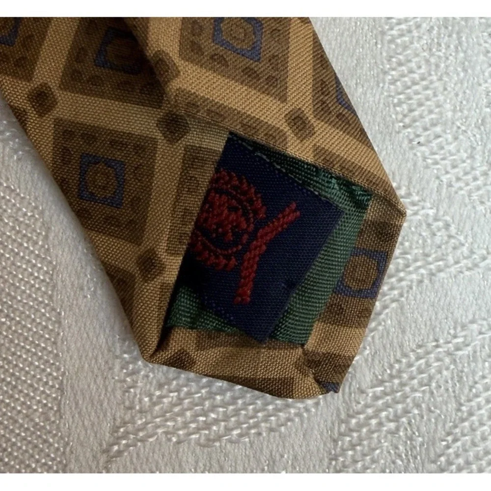 Tommy Hilfiger Mens Tie Paisley Vintage Neck Tie 100% Silk Made in USA